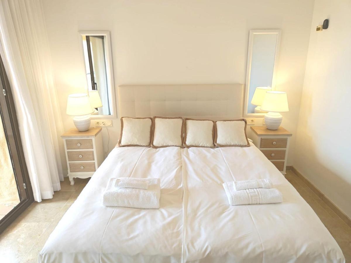 Appartamento 15 First Line Penthouse With Wonderful Seaview Near Duquesa Golf Manilva Andalucia Esterno foto